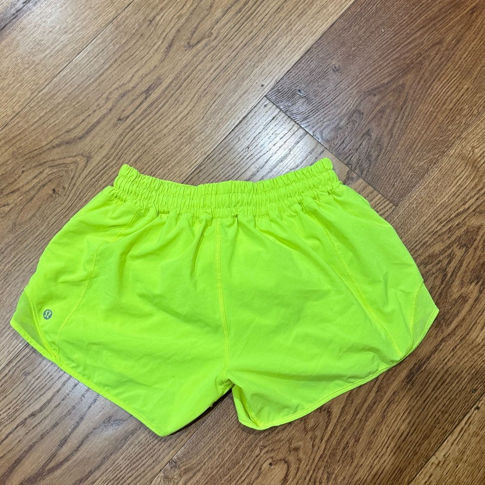 Neon green/yellow hotty hot shorts 2.5 inch”-lululemon